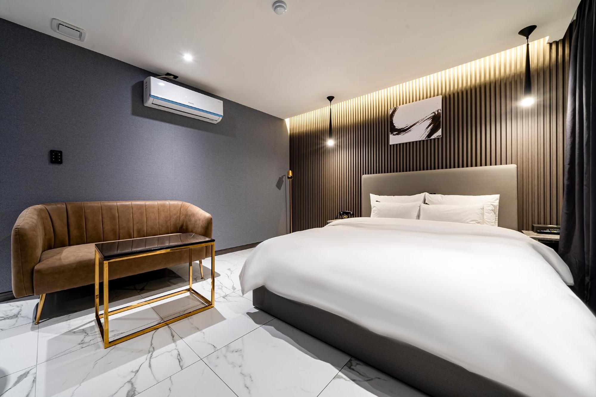 Urban Brown Hotel Chungju City Hall Exterior foto