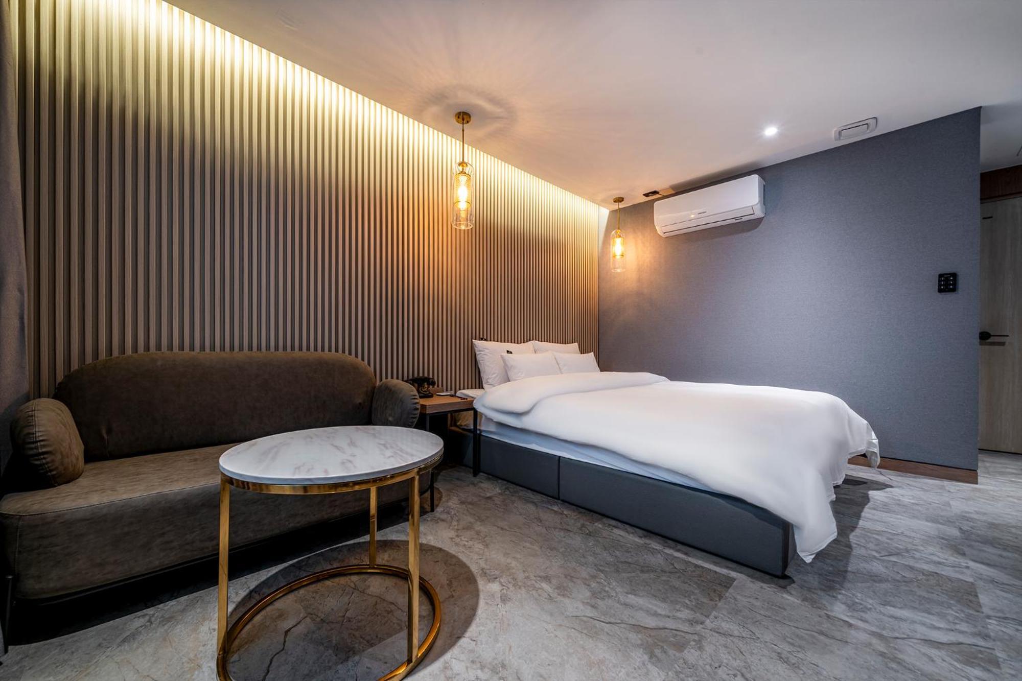 Urban Brown Hotel Chungju City Hall Exterior foto